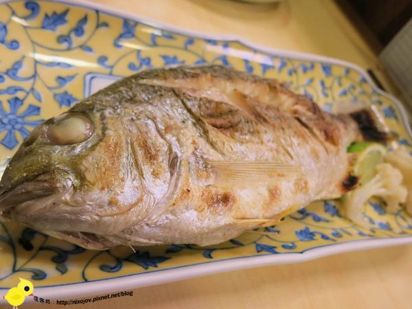 【台北】小六食堂日式料理-傳說中的名店、新鮮吃的到-炙燒鮭魚、比目魚