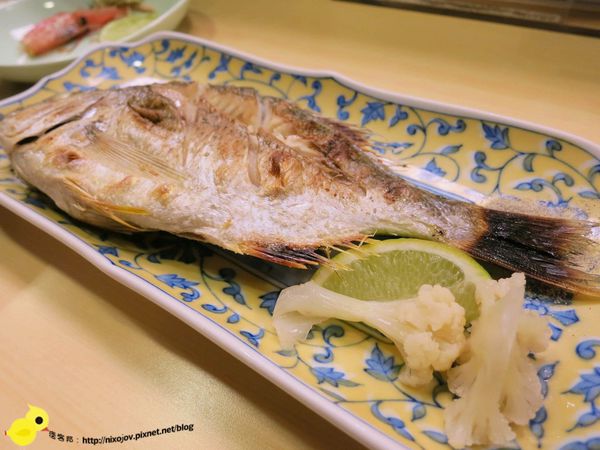 【台北】小六食堂日式料理-傳說中的名店、新鮮吃的到-炙燒鮭魚、比目魚