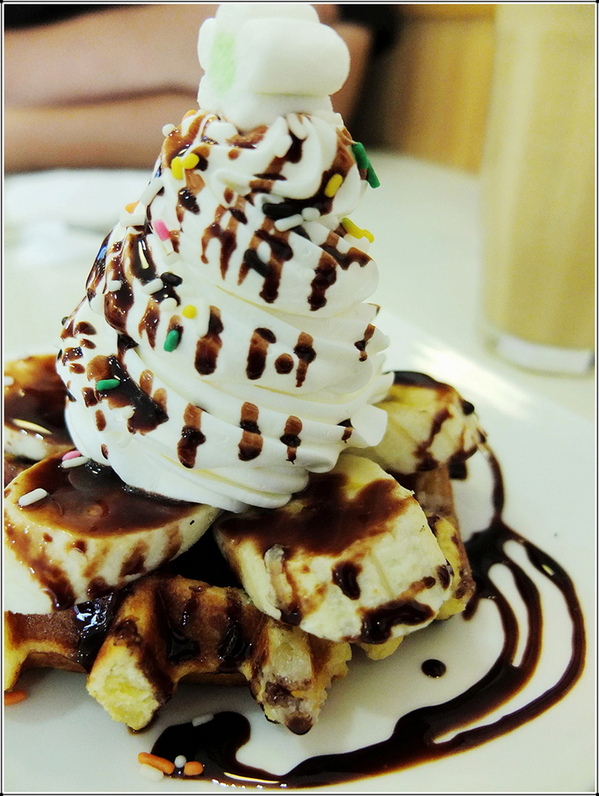 玻爾鬆餅(敦南店)：【團購券】我在「玻爾」遇見清脆甜蜜的珍珠糖鬆餅ღ