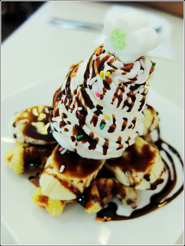 玻爾鬆餅(敦南店)：【團購券】我在「玻爾」遇見清脆甜蜜的珍珠糖鬆餅ღ