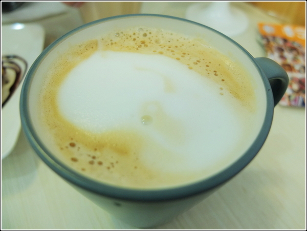 玻爾鬆餅(敦南店)：【團購券】我在「玻爾」遇見清脆甜蜜的珍珠糖鬆餅ღ