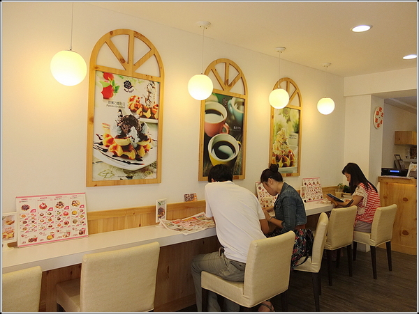 玻爾鬆餅(敦南店)：【團購券】我在「玻爾」遇見清脆甜蜜的珍珠糖鬆餅ღ