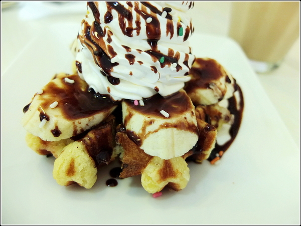 玻爾鬆餅(敦南店)：【團購券】我在「玻爾」遇見清脆甜蜜的珍珠糖鬆餅ღ