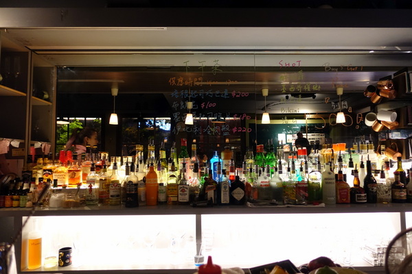 Trio café 三重奏:(胖樺食記)華山文創推薦酒吧”Trio Café三重奏”/捷運忠孝新生/調酒好喝餐點美味