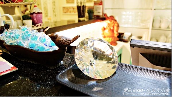 Oyami cafe:【食記/台北市】夏天就是要吃芒果鬆餅