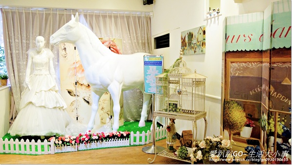 Oyami cafe:【食記/台北市】夏天就是要吃芒果鬆餅