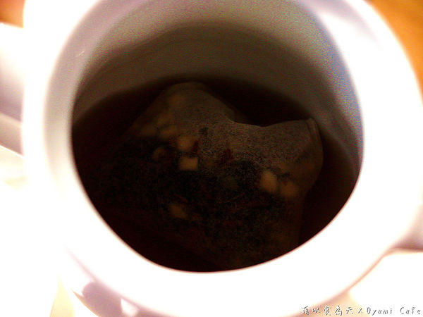 Oyami cafe：《試吃》巷弄中的Tiffany藍，女孩們尖叫吧！【Oyami Cafe】（西門町、鄉村風、咖啡、下午茶、甜點、義大利麵、捷運西門站）