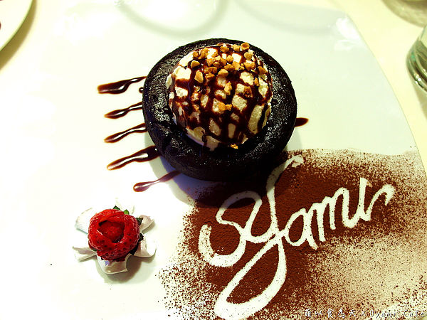 Oyami cafe：《試吃》巷弄中的Tiffany藍，女孩們尖叫吧！【Oyami Cafe】（西門町、鄉村風、咖啡、下午茶、甜點、義大利麵、捷運西門站）