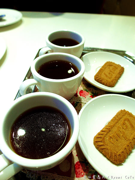 Oyami cafe：《試吃》巷弄中的Tiffany藍，女孩們尖叫吧！【Oyami Cafe】（西門町、鄉村風、咖啡、下午茶、甜點、義大利麵、捷運西門站）