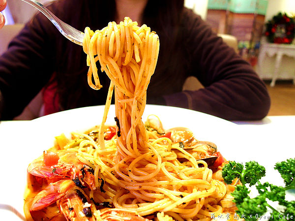 Oyami cafe：《試吃》巷弄中的Tiffany藍，女孩們尖叫吧！【Oyami Cafe】（西門町、鄉村風、咖啡、下午茶、甜點、義大利麵、捷運西門站）