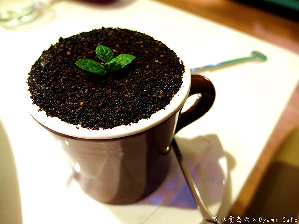 Oyami cafe：《試吃》巷弄中的Tiffany藍，女孩們尖叫吧！【Oyami Cafe】（西門町、鄉村風、咖啡、下午茶、甜點、義大利麵、捷運西門站）