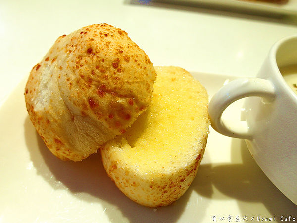 Oyami cafe：《試吃》巷弄中的Tiffany藍，女孩們尖叫吧！【Oyami Cafe】（西門町、鄉村風、咖啡、下午茶、甜點、義大利麵、捷運西門站）