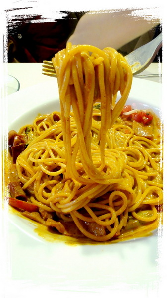 Oyami cafe：【台北西門】在Oyami cafe找到屬於你的白馬王子