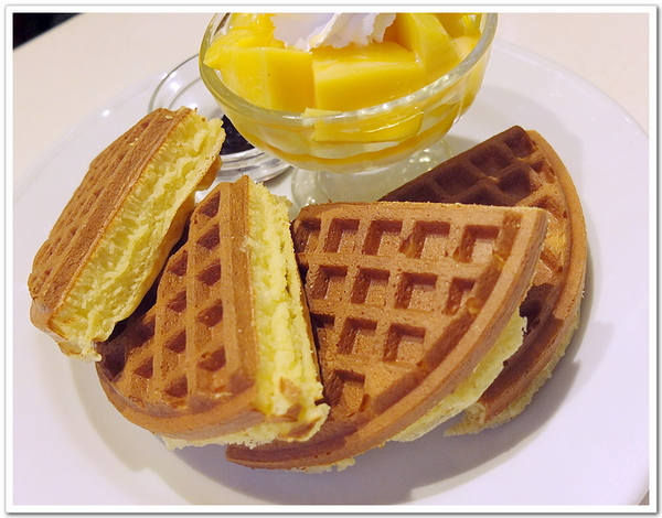 Oyami cafe：【Oyami cafe】 Mafia酸甜初體驗ღ超有料的海鮮燉飯ღ盆栽咖啡超好喝ღ