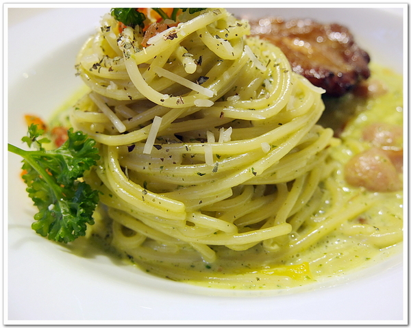 Oyami cafe：【Oyami cafe】 Mafia酸甜初體驗ღ超有料的海鮮燉飯ღ盆栽咖啡超好喝ღ