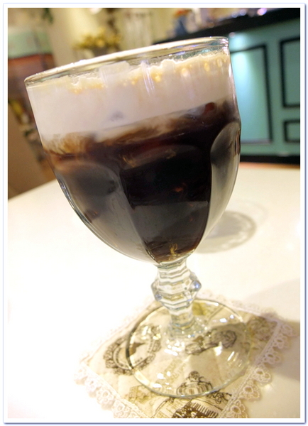 Oyami cafe：【Oyami cafe】 Mafia酸甜初體驗ღ超有料的海鮮燉飯ღ盆栽咖啡超好喝ღ