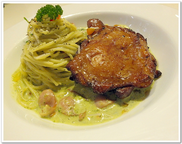 Oyami cafe：【Oyami cafe】 Mafia酸甜初體驗ღ超有料的海鮮燉飯ღ盆栽咖啡超好喝ღ