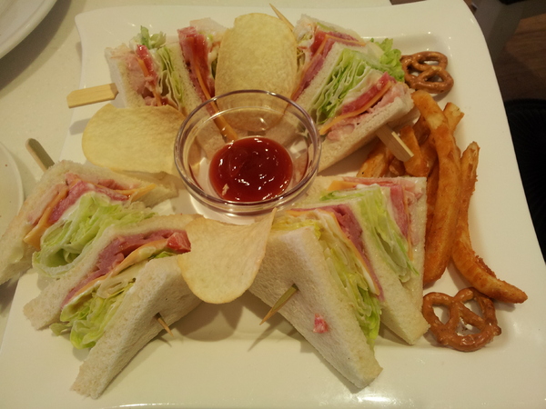 Oyami cafe： 【西門町】Oyami cafe　女孩的夢幻下午茶店