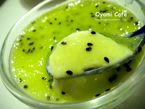 Oyami cafe：【台北市萬華區/食記】 西門町下午茶咖啡 / 鬆餅 / 義大利麵 ✿✿ Oyami Cafe ✿✿