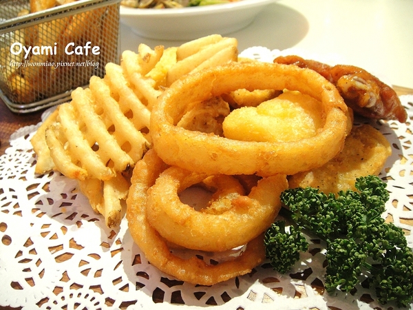 Oyami cafe：【台北市萬華區/食記】 西門町下午茶咖啡 / 鬆餅 / 義大利麵 ✿✿ Oyami Cafe ✿✿