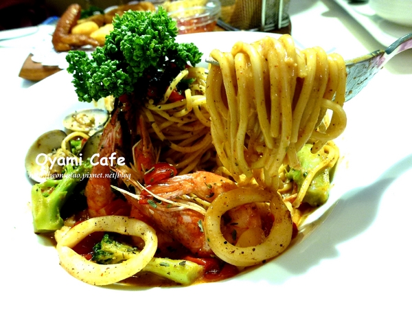 Oyami cafe：【台北市萬華區/食記】 西門町下午茶咖啡 / 鬆餅 / 義大利麵 ✿✿ Oyami Cafe ✿✿