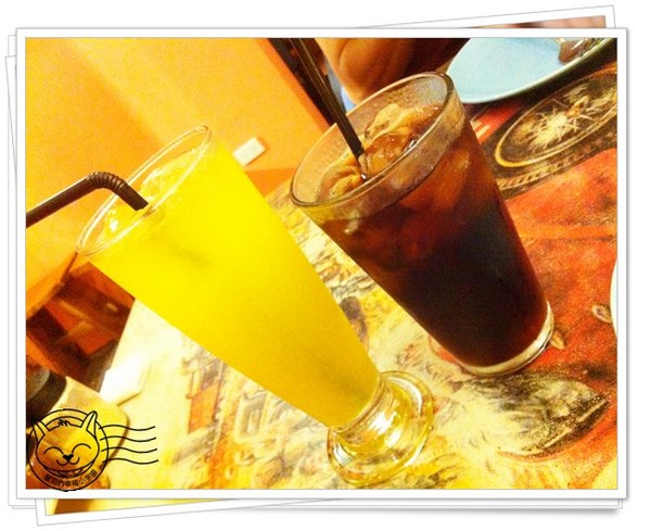 Hot Shock 哈燒庫美式餐廳:【星羽是吃貨-台中】服務貼心,吮指回味水牛城辣雞翅~Hot Shock 哈燒庫美式餐廳。