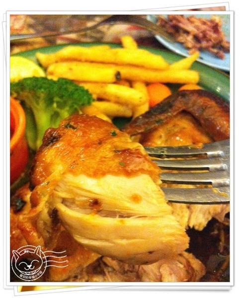 Hot Shock 哈燒庫美式餐廳:【星羽是吃貨-台中】服務貼心,吮指回味水牛城辣雞翅~Hot Shock 哈燒庫美式餐廳。