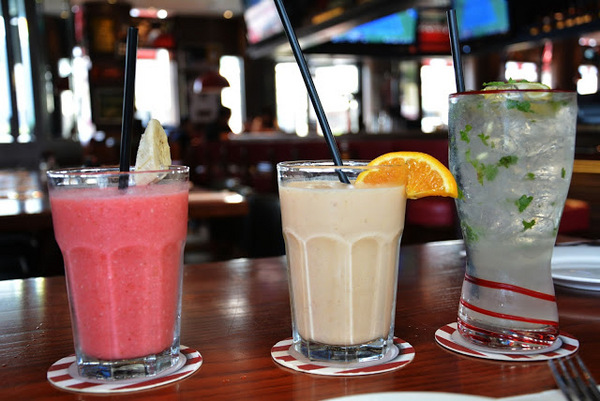 T.G.I.Friday's 星期五美式餐廳(阪急旗艦店)：[美食]TGI FRIDAYS 阪急旗艦店