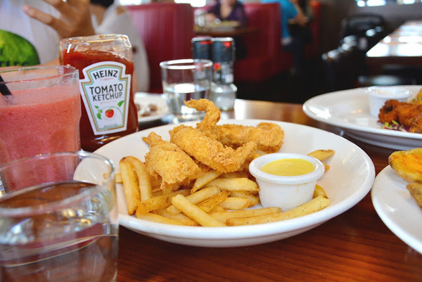 T.G.I.Friday's 星期五美式餐廳(阪急旗艦店)：[美食]TGI FRIDAYS 阪急旗艦店