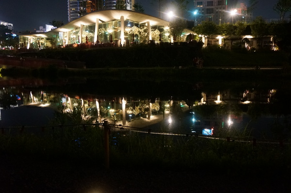 秋紅谷廣場:遊記:秋紅谷景觀生態公園