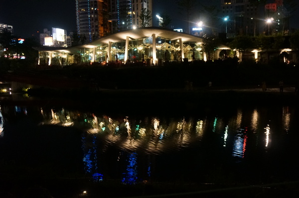 秋紅谷廣場:遊記:秋紅谷景觀生態公園