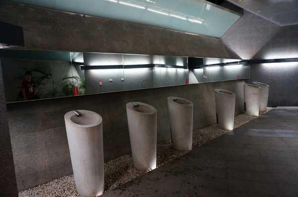 秋紅谷廣場:遊記:秋紅谷景觀生態公園