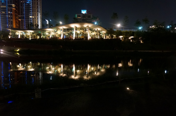 秋紅谷廣場:遊記:秋紅谷景觀生態公園