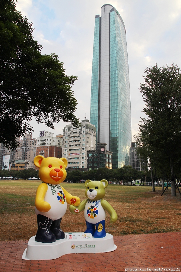 2014泰迪熊台中樂活嘉年華:2014泰迪熊樂活嘉年華✪100+2親子熊到齊❤金古錐~103.12.09更新