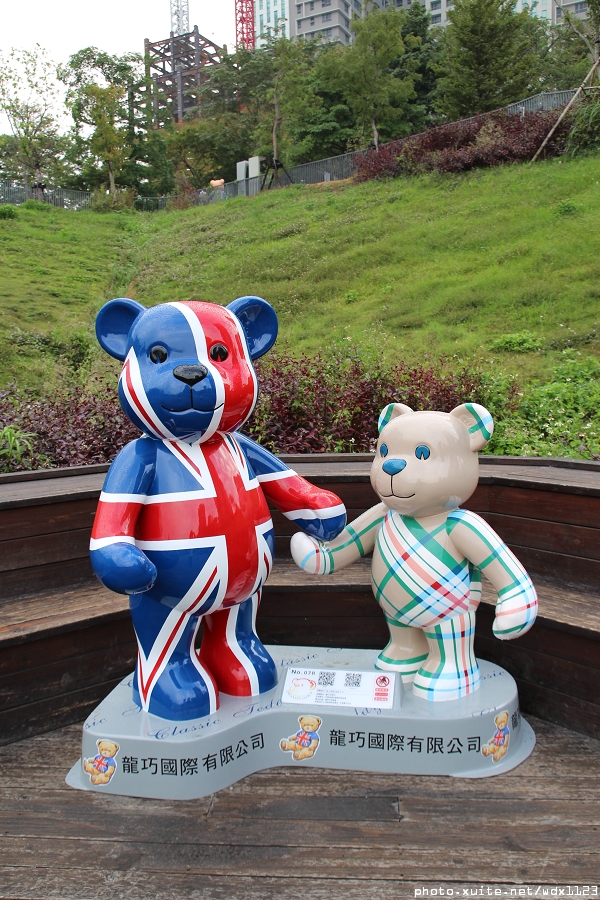 2014泰迪熊台中樂活嘉年華:2014泰迪熊樂活嘉年華✪100+2親子熊到齊❤金古錐~103.12.09更新
