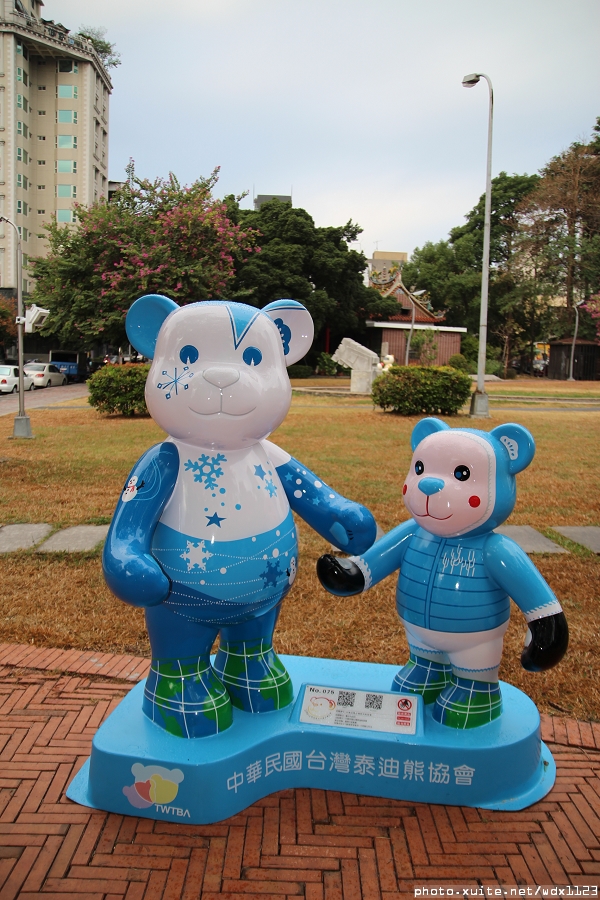 2014泰迪熊台中樂活嘉年華:2014泰迪熊樂活嘉年華✪100+2親子熊到齊❤金古錐~103.12.09更新