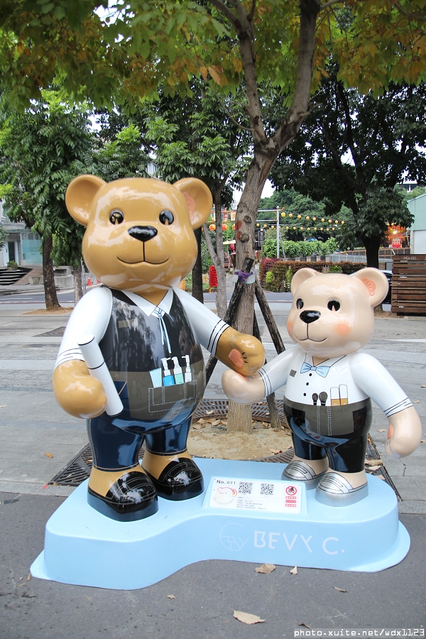 2014泰迪熊台中樂活嘉年華:2014泰迪熊樂活嘉年華✪100+2親子熊到齊❤金古錐~103.12.09更新