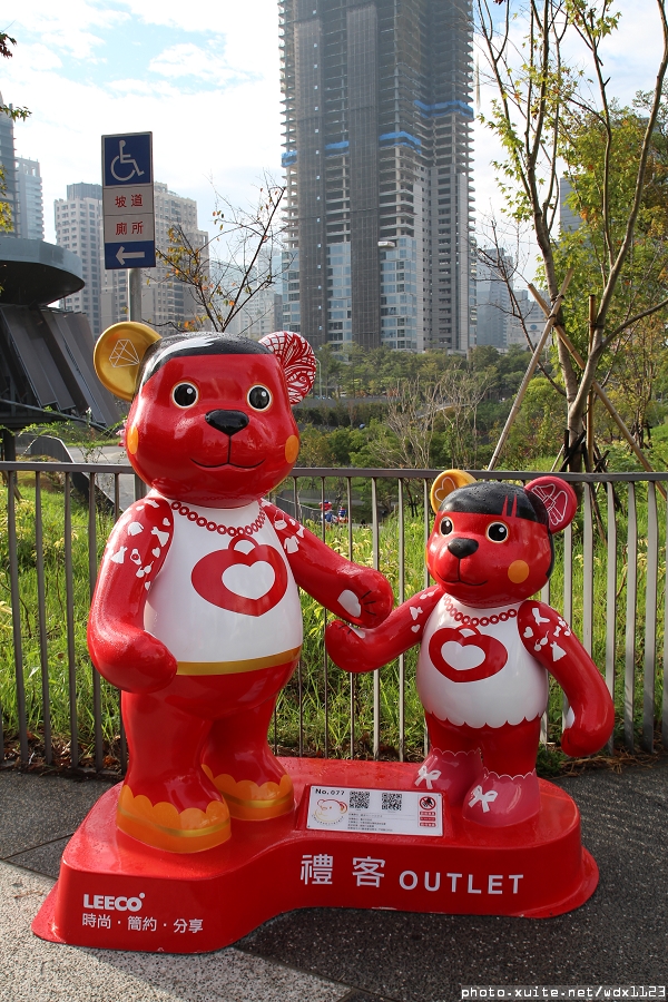 2014泰迪熊台中樂活嘉年華:2014泰迪熊樂活嘉年華✪100+2親子熊到齊❤金古錐~103.12.09更新