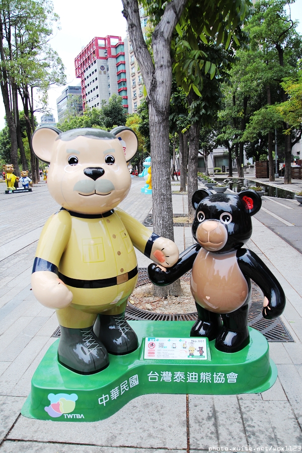 2014泰迪熊台中樂活嘉年華:2014泰迪熊樂活嘉年華✪100+2親子熊到齊❤金古錐~103.12.09更新