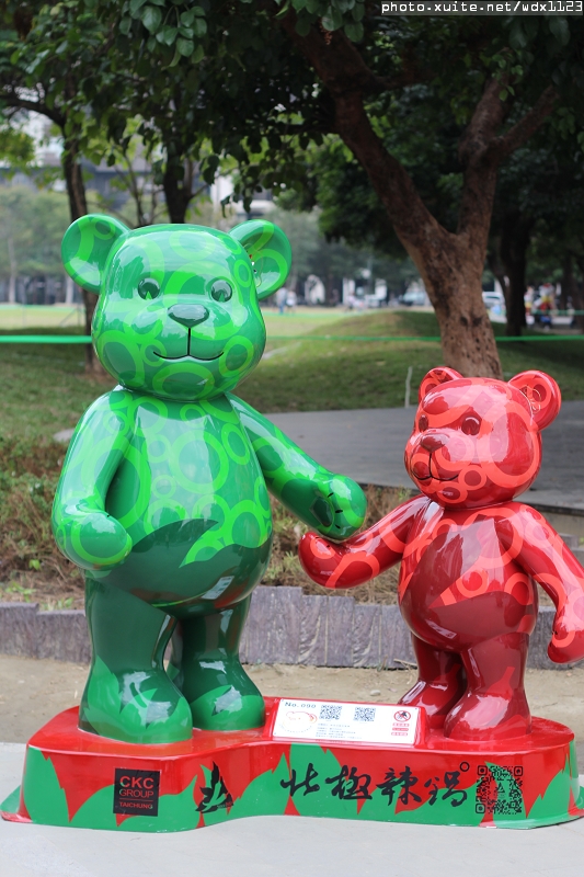 2014泰迪熊台中樂活嘉年華:2014泰迪熊樂活嘉年華✪100+2親子熊到齊❤金古錐~103.12.09更新