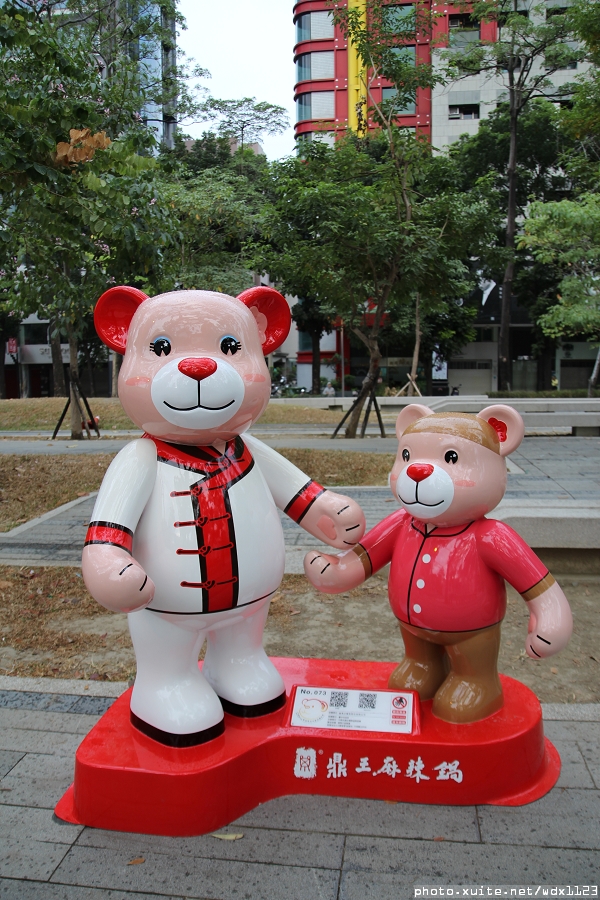 2014泰迪熊台中樂活嘉年華:2014泰迪熊樂活嘉年華✪100+2親子熊到齊❤金古錐~103.12.09更新