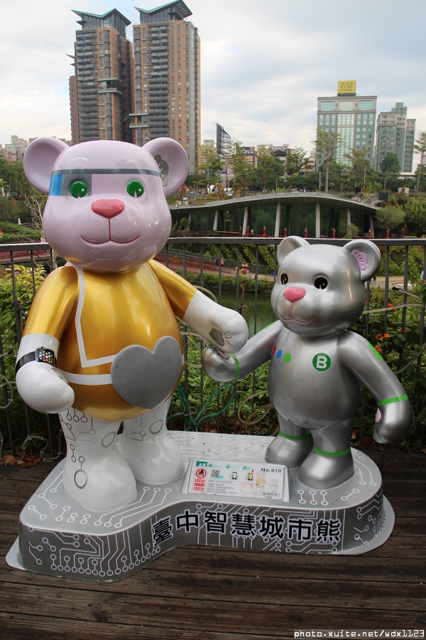 2014泰迪熊台中樂活嘉年華:2014泰迪熊樂活嘉年華✪100+2親子熊到齊❤金古錐~103.12.09更新