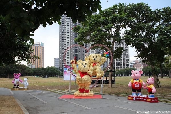 2014泰迪熊台中樂活嘉年華:2014泰迪熊樂活嘉年華✪100+2親子熊到齊❤金古錐~103.12.09更新