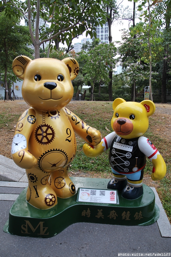 2014泰迪熊台中樂活嘉年華:2014泰迪熊樂活嘉年華✪100+2親子熊到齊❤金古錐~103.12.09更新