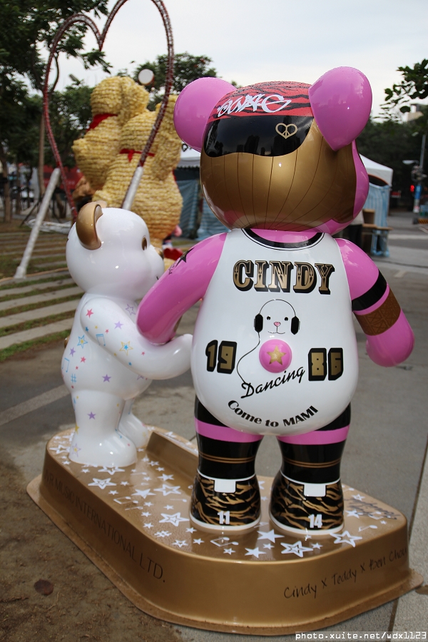 2014泰迪熊台中樂活嘉年華:2014泰迪熊樂活嘉年華✪100+2親子熊到齊❤金古錐~103.12.09更新