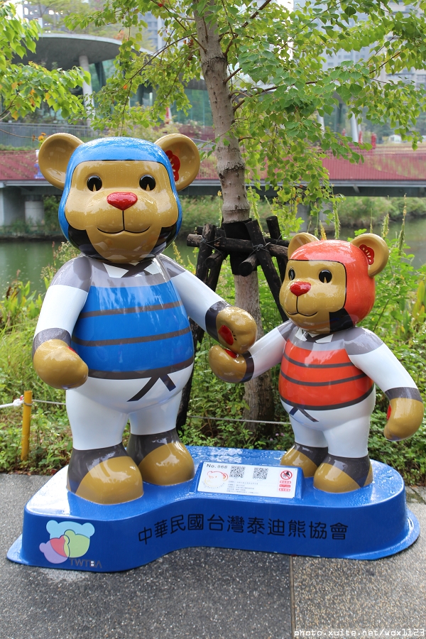 2014泰迪熊台中樂活嘉年華:2014泰迪熊樂活嘉年華✪100+2親子熊到齊❤金古錐~103.12.09更新