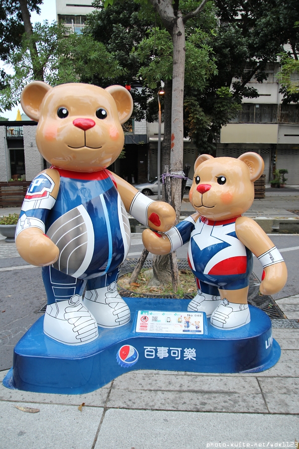 2014泰迪熊台中樂活嘉年華:2014泰迪熊樂活嘉年華✪100+2親子熊到齊❤金古錐~103.12.09更新