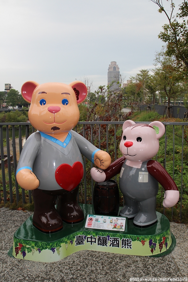 2014泰迪熊台中樂活嘉年華:2014泰迪熊樂活嘉年華✪100+2親子熊到齊❤金古錐~103.12.09更新