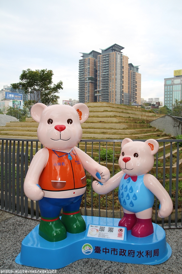 2014泰迪熊台中樂活嘉年華:2014泰迪熊樂活嘉年華✪100+2親子熊到齊❤金古錐~103.12.09更新