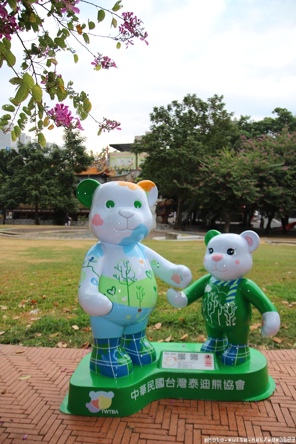 2014泰迪熊台中樂活嘉年華:2014泰迪熊樂活嘉年華✪100+2親子熊到齊❤金古錐~103.12.09更新